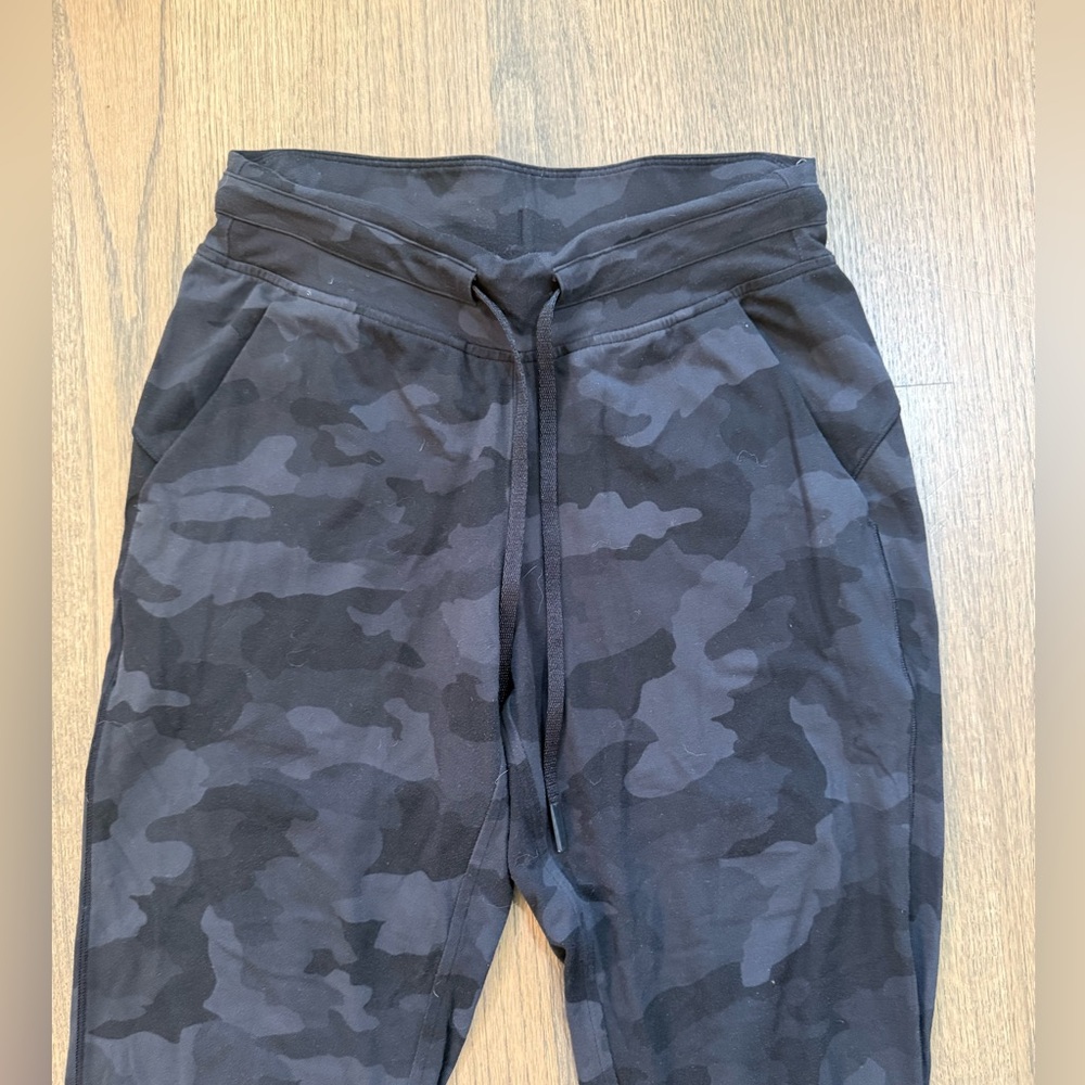 Lululemon Ready to Rulu Jogger-Size 4-Color: Heritage 365 Camo Deep Coal Multi - Picture 5 of 12